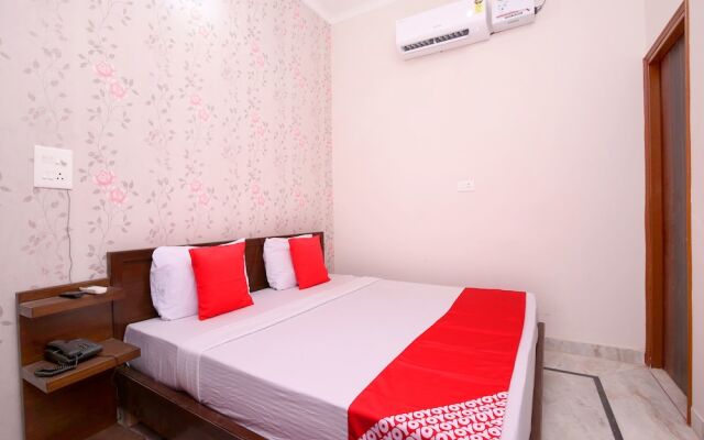 OYO 16431 Hotel New Comfort 1