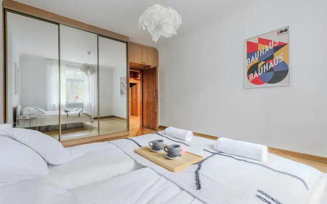 ShortStayPoland Szara B170