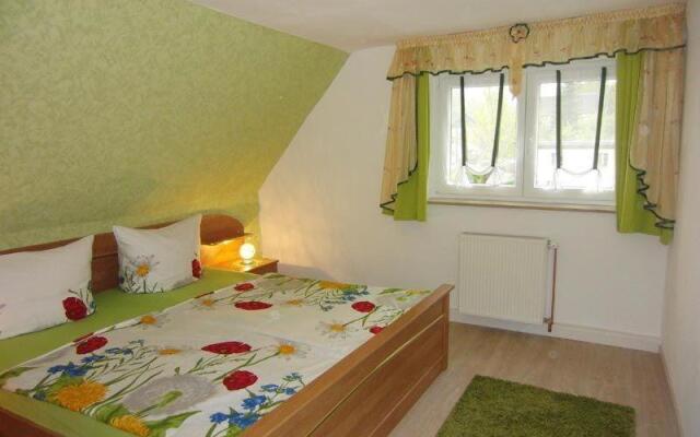 Ferienwohnung-Ritscher-in-Lichtenhain-1