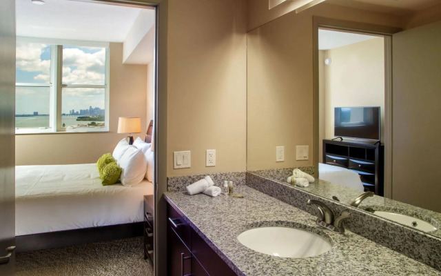 Mare Azur Miami Luxury Apartments by Grand Bay