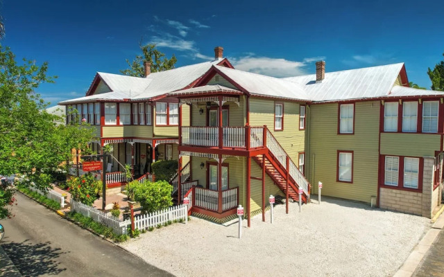 Victorian House Bed & Breakfast