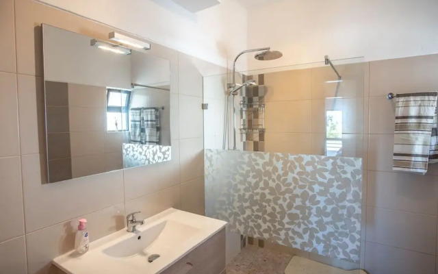 Carosim Quiet Location Close to Beach Private