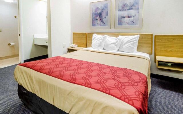 Econo Lodge London North