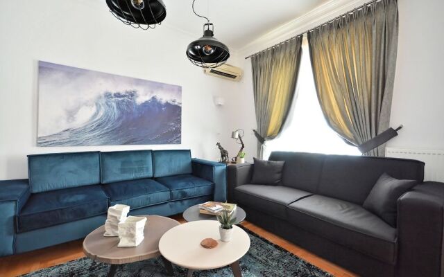 Acropolis Executive Suite