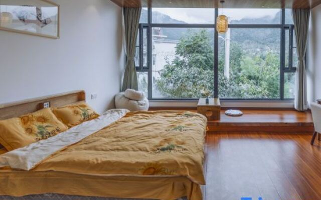 Xi'an Baishiyunju Homestay (Qinling Wildlife Park Branch)