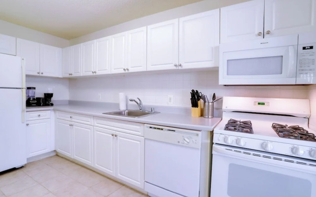 Modern Spacious Apt Crystal City