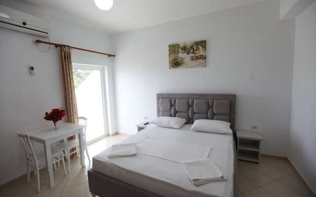 Joni Apartments
