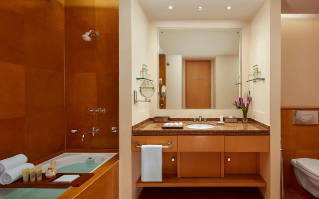 Grand Hyatt Mumbai Hotel and Serviced Apartments