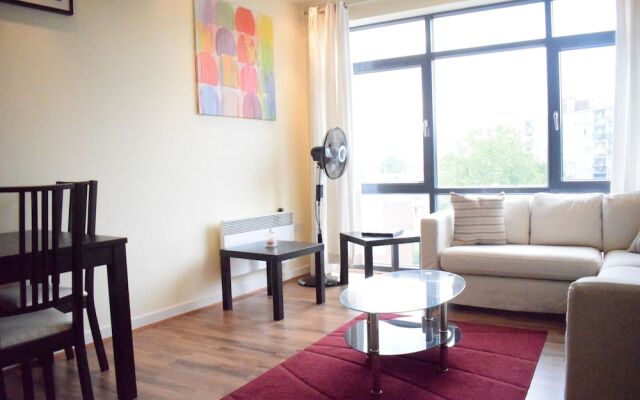 Modern 2 Bedroom Apartment in Limehouse