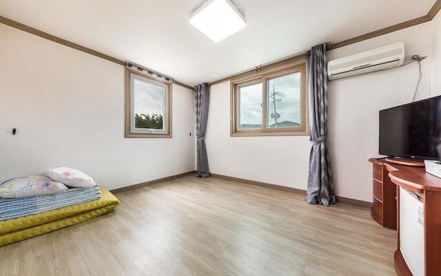 Yangyang Hajodae Donghwa Beach