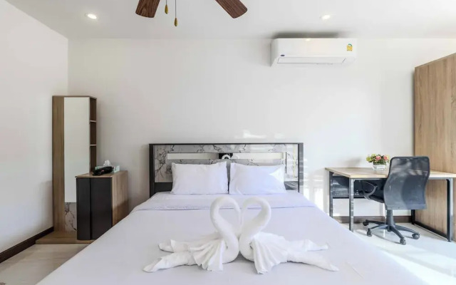 Prime Location  Pool View BBQ V274