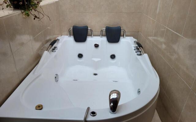 Mindo GlamBird Glamping &amp; Lodge