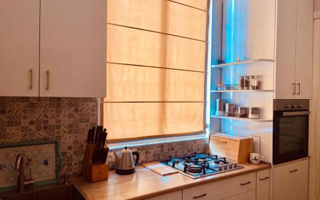 Apartment With Yard In Old Tbilisi