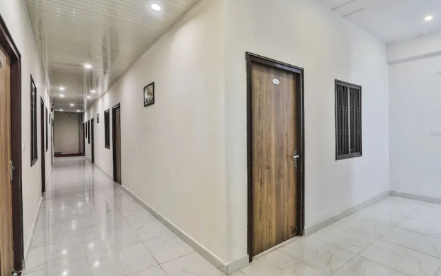 FabHotel Lucknow Inn