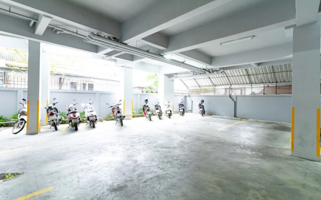 Thong Manee Apartments