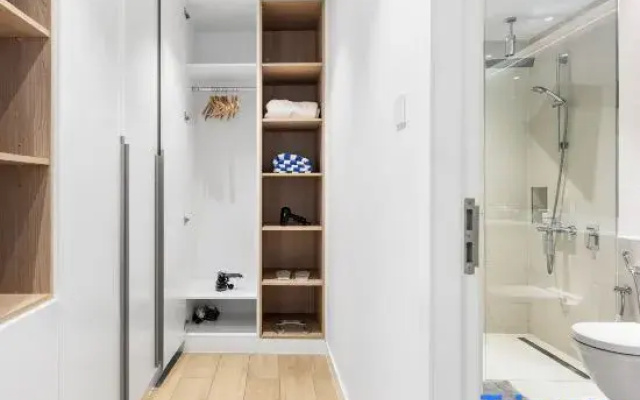 Stylish 2BR with Beach Access