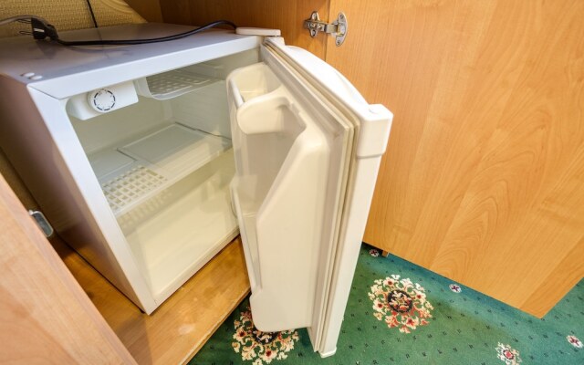 #513 OREKHOVO APARTMENTS with shared bathroom