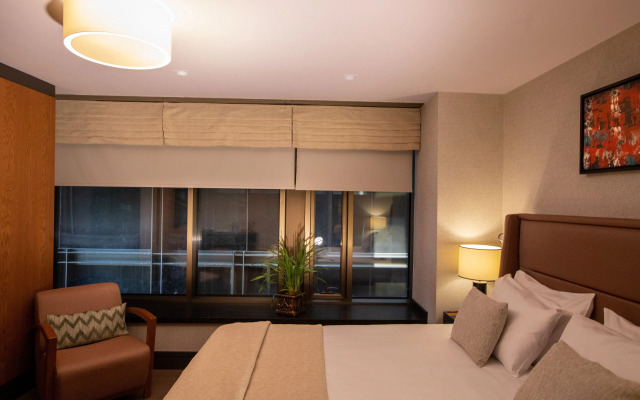 Zeno Suites Hotel