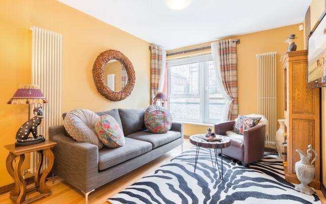 Quirky 1 Bedroom Apartment Next to Holyrood Palace
