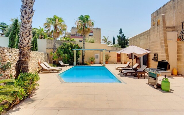 Superlative 4 Bedroom Villa With Private Pool