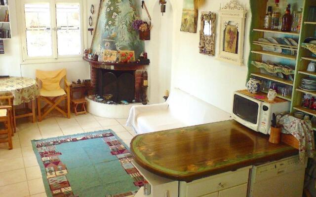 Beachfront self-catering studios in Psatha Bay - 60km from Athens