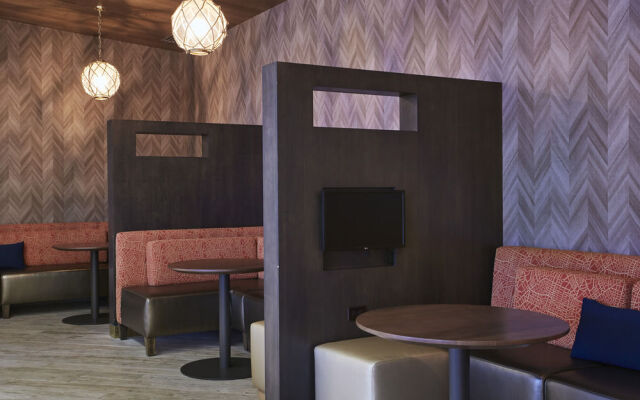 Courtyard Erie Bayfront