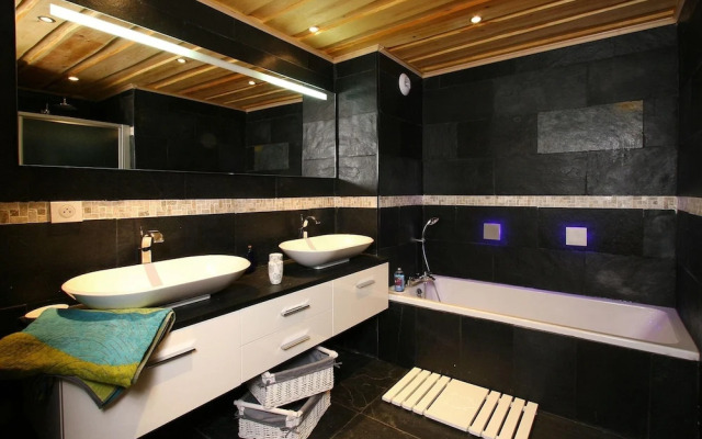 Chalet With a Fireplace at 500m From ski Lift