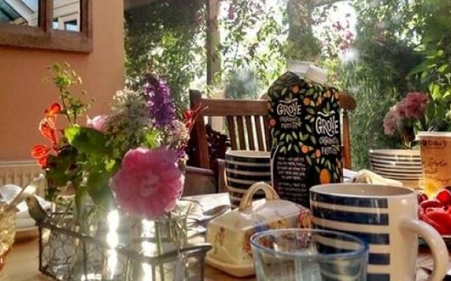 Mulberry Cottage B&B