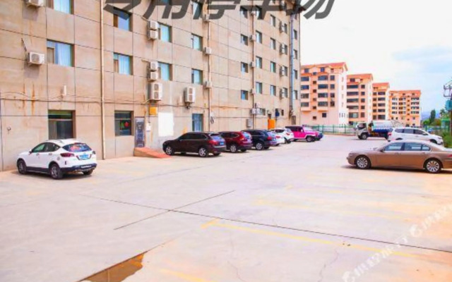 Baiyinquxinghongqiao Business Hotel