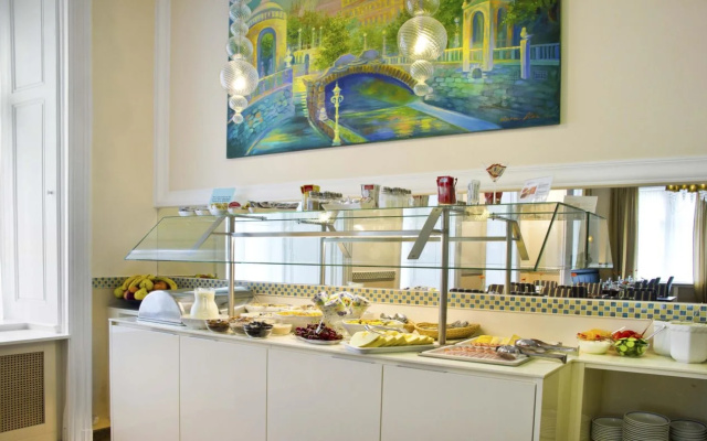 HiLight Suites Hotel