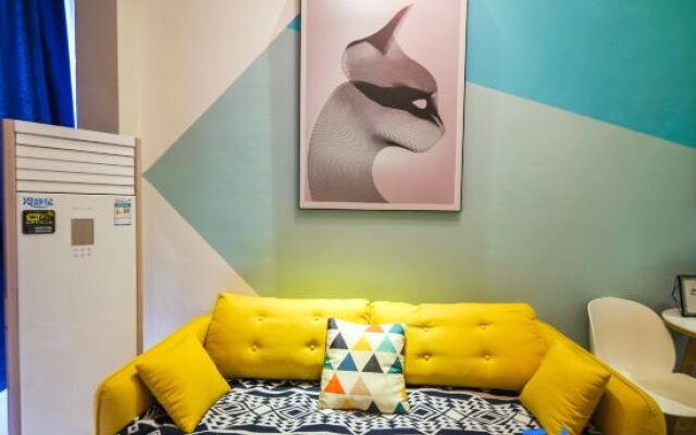 Colour Hotel (Nanchang west station)