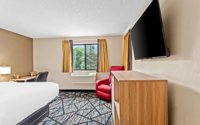 Quality Inn & Suites Howe - Sturgis