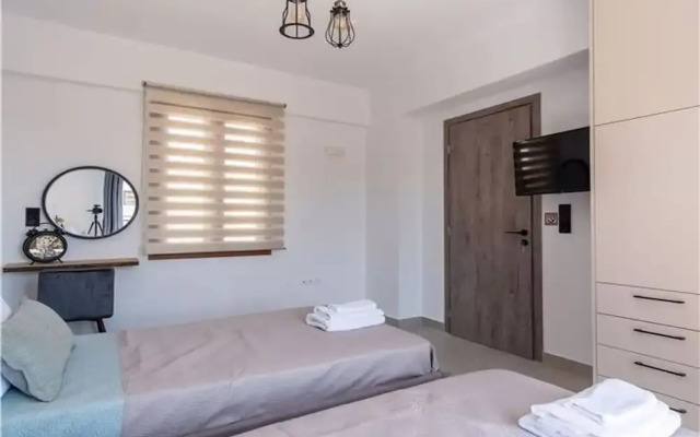 Cretan Residence With Pool