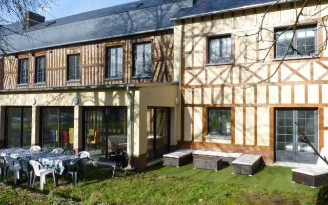 Townhouse Near Bay of Somme and Norman Beaches