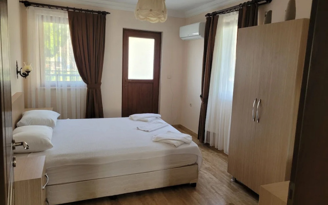 Oasis Apart Hotel