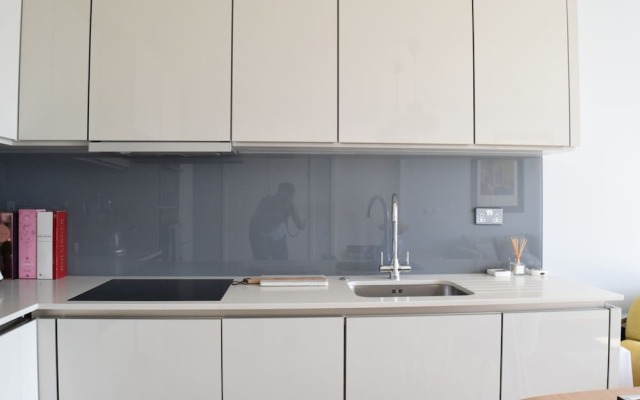 2 Bedroom Flat With Amazing London Views