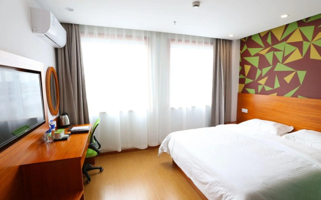 Vatica Shanghai Jinshan District Jinshan Guojishangmaocheng Weihong Road Hotel