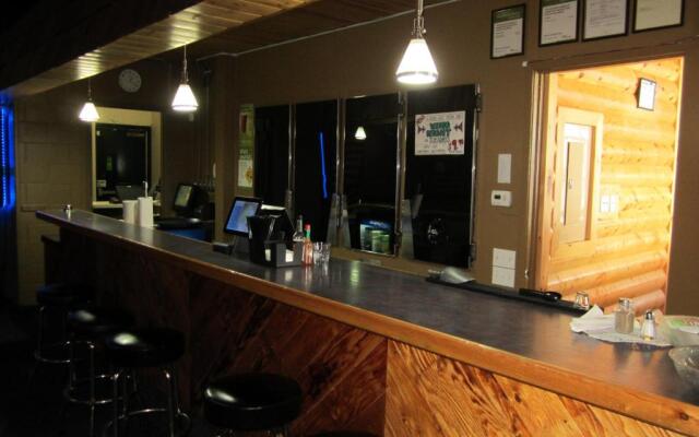 Shoal Lake Motor Inn