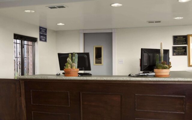 Travelodge Flagstaff East