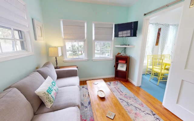 712 2nd Avenue - Upper