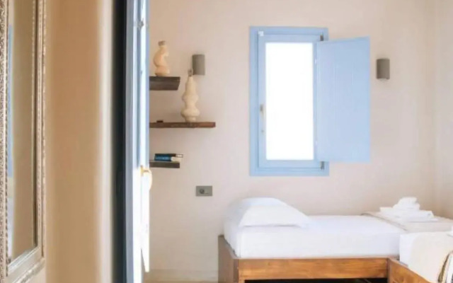 Pink Freud Villas Santorini