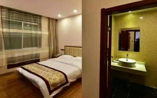 Shell Zhaozhong Ancient Street, Jinzhong County Railway Station Hotel