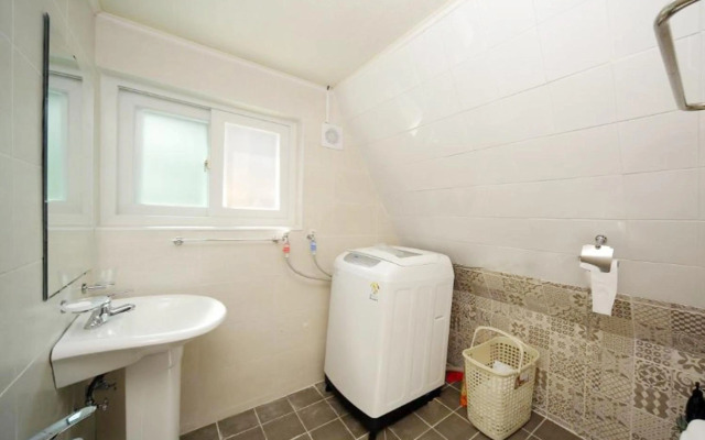 24 Guesthouse Seoul Cheongryangri