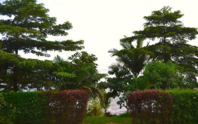 Petit Saigon Beach Hotel