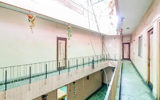 Goroomgo New Crown Indore