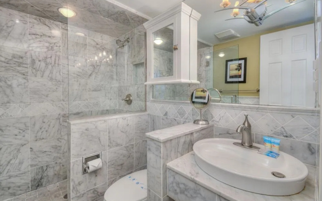 Savoy Grand Cayman by Elliott Realty