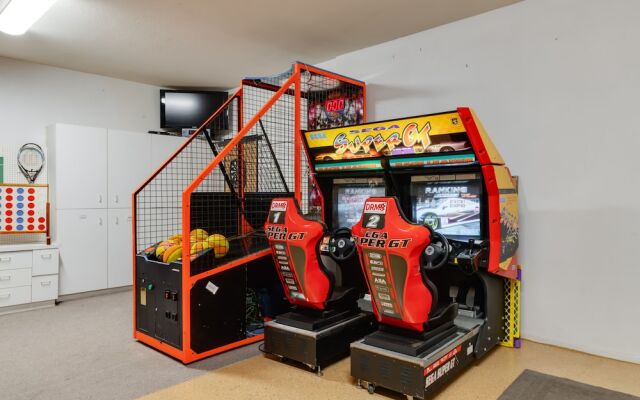 54444her 5 Bedroom Home