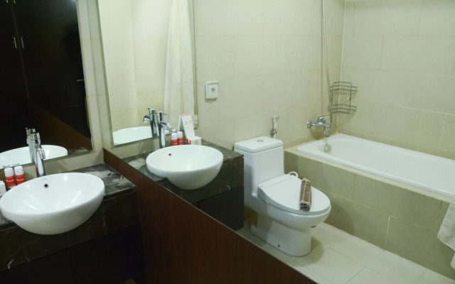 Gandaria Heights Apartment with Mall Access