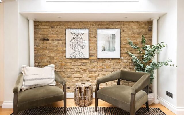 The Kensington House by H House