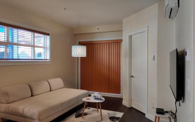 Modern & Comfy 2brdm Condo in Langley - Close to Highway 1